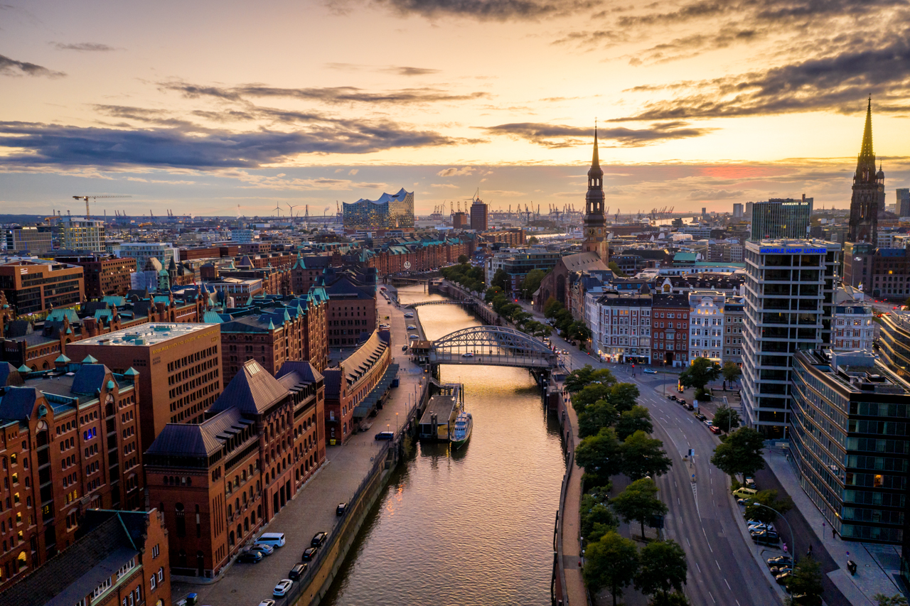 
Zollkanal - Warehouse district Hamburg
